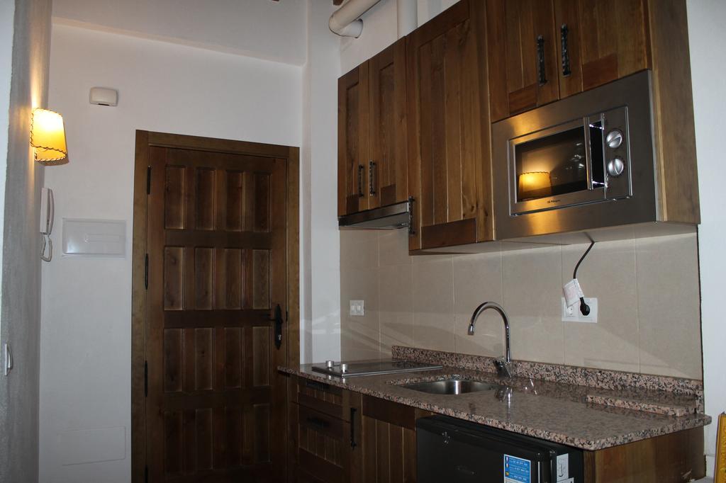 Apartamentos Real Fabrica Hojalata Хускар Номер фото
