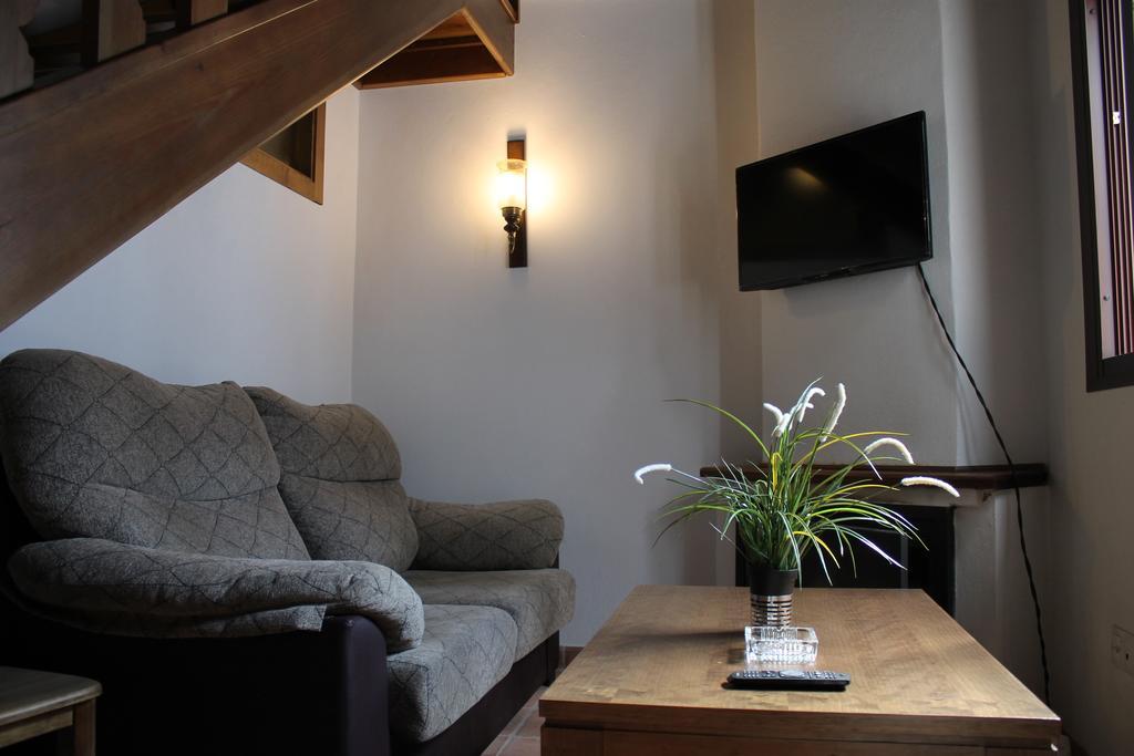 Apartamentos Real Fabrica Hojalata Хускар Экстерьер фото